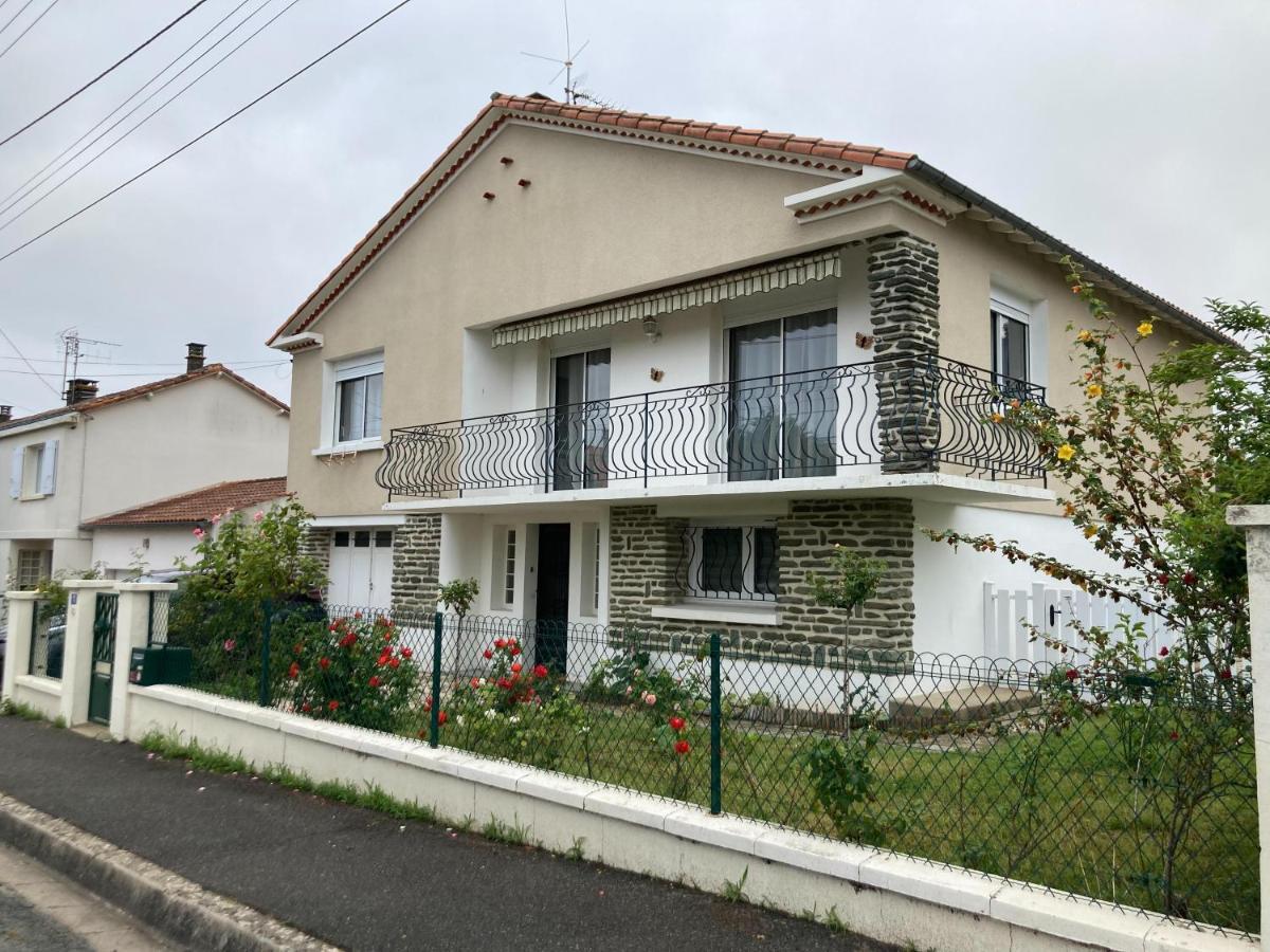 -Comme A La Maison- Jardin, Veranda, Ideal Familles Et Business Niort Exteriér fotografie